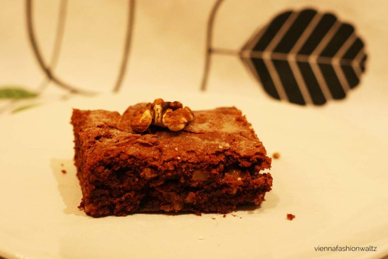 Schoko Brownies mit Walnüssen | Rezept | ViennaFashionWaltz