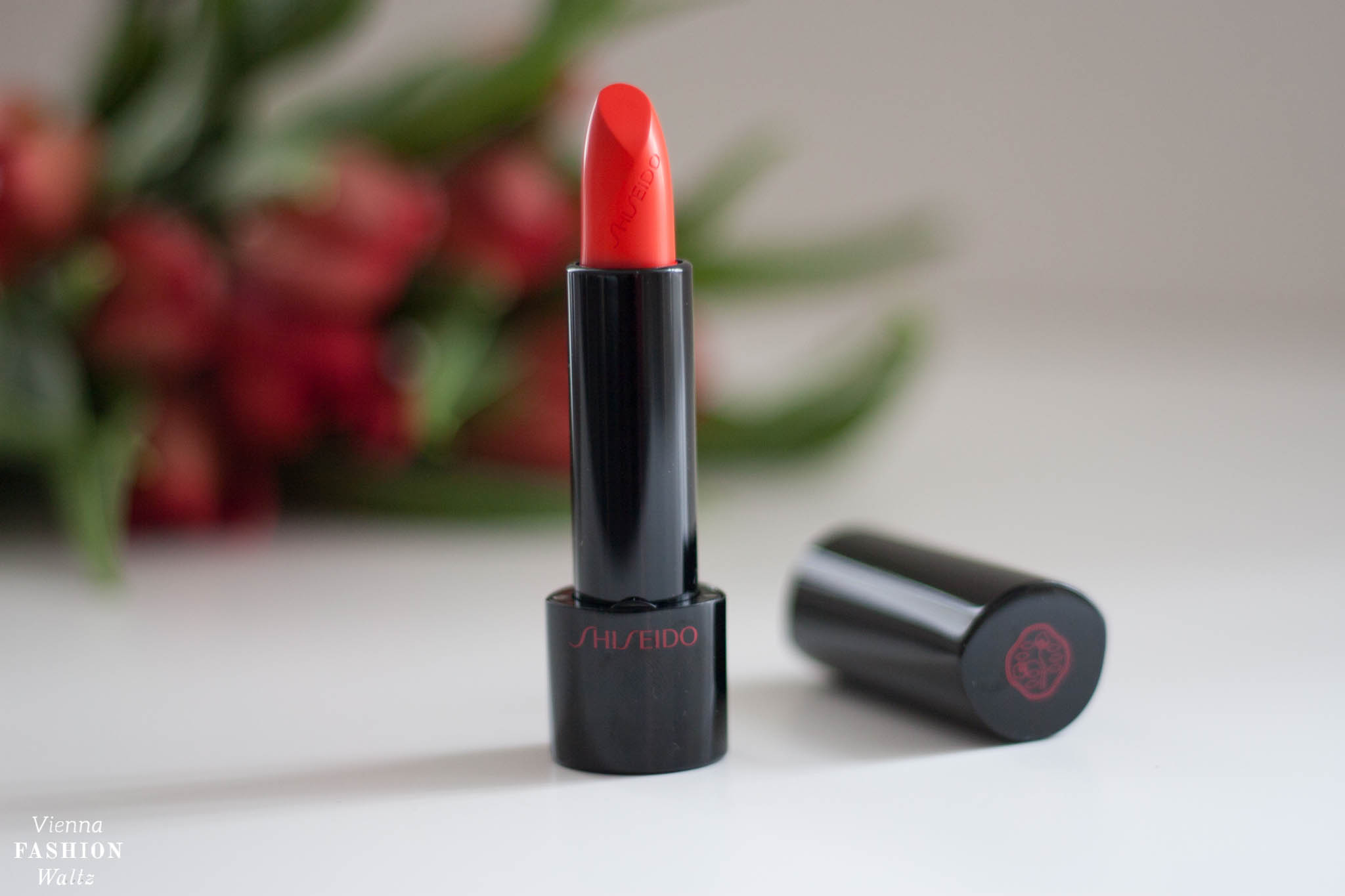 Shiseido Test Lippenstift Rouge Rouge Fire Topaz