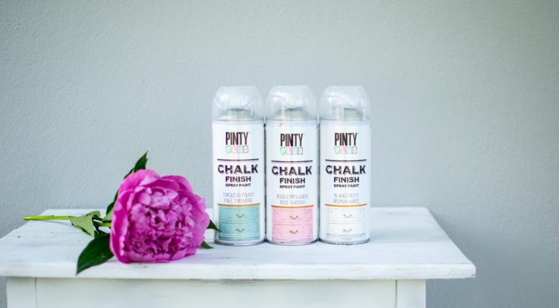 Fashion & Lifestyle Blog Vienna Fashion Waltz DIY Pintyplus Kreidefarbe CHALK PAINT SPRAY Upcycling Nähtisch