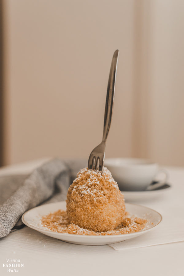 Marillenknödel aus Brandteig - Vienna Fashion Waltz